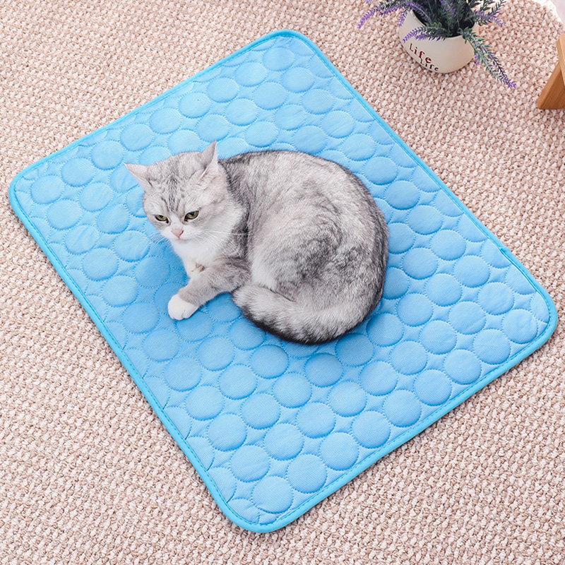 Cooling Blanket Hot Sleepers - حصيرة تبريد للحيوانات الأليفة، سرير صيفي