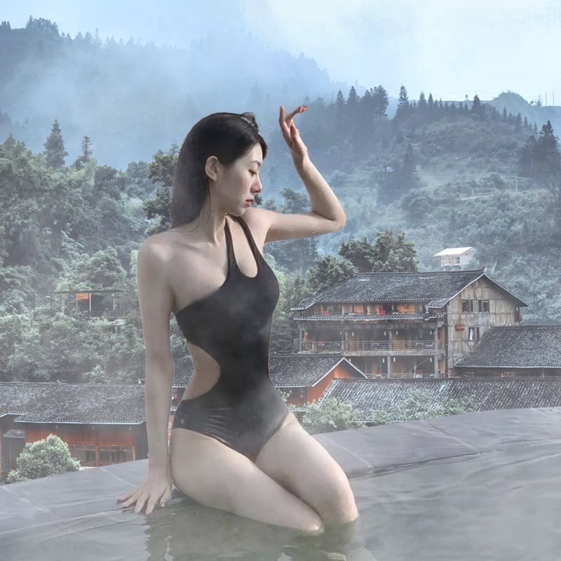 بدلة سباحة نسائية صيفية بلون و - مراجعة Bath وسعره